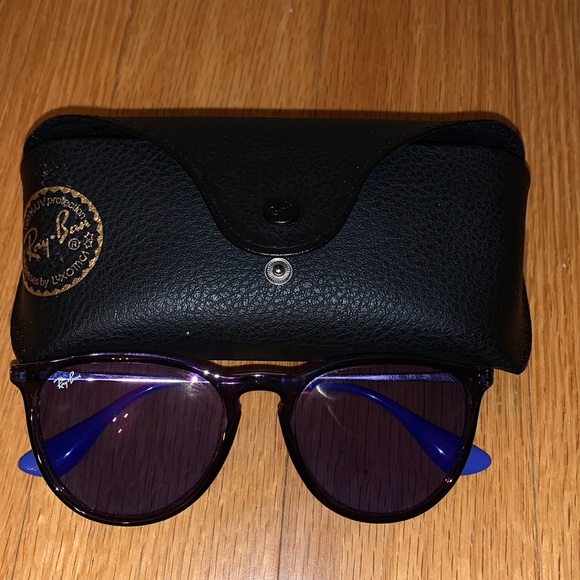 Ray-Ban Erica Classic Like New - Picture 6 of 6